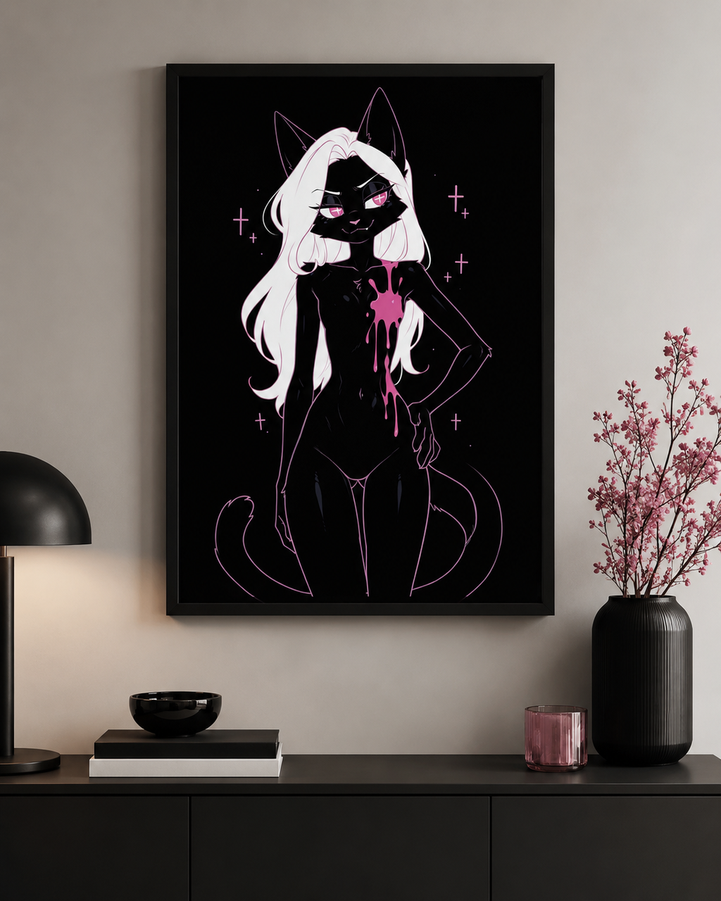 Poster dark fantasy Belladone, chatte anthropomorphe noire, pupilles en forme de croix rose, sourire en coin
