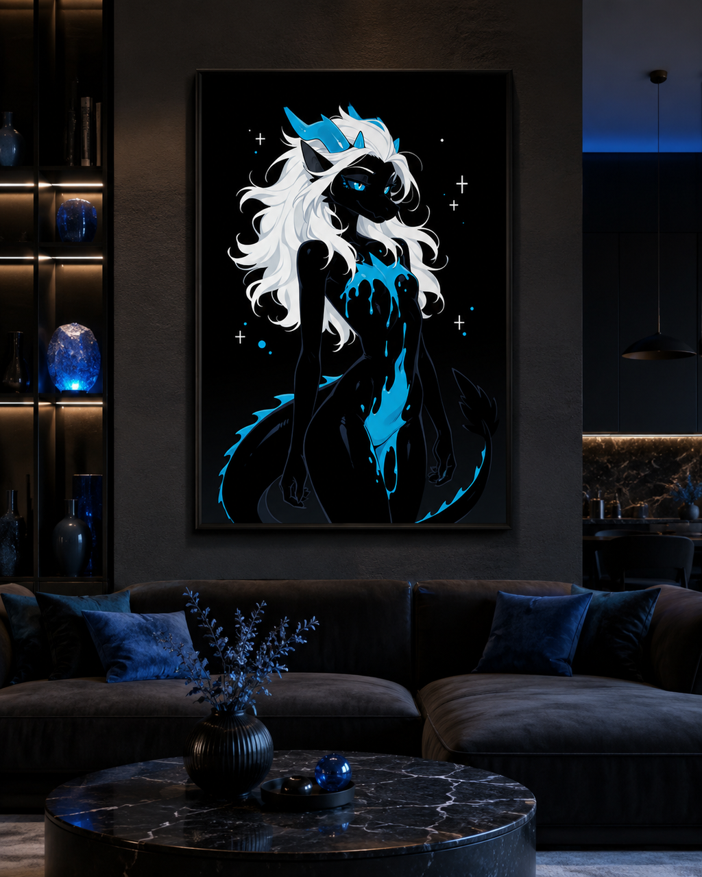Poster dark fantasy Azuréa, dragonne anthropomorphe noire au museau reptilien, queue à crête bleue enroulée devant elle