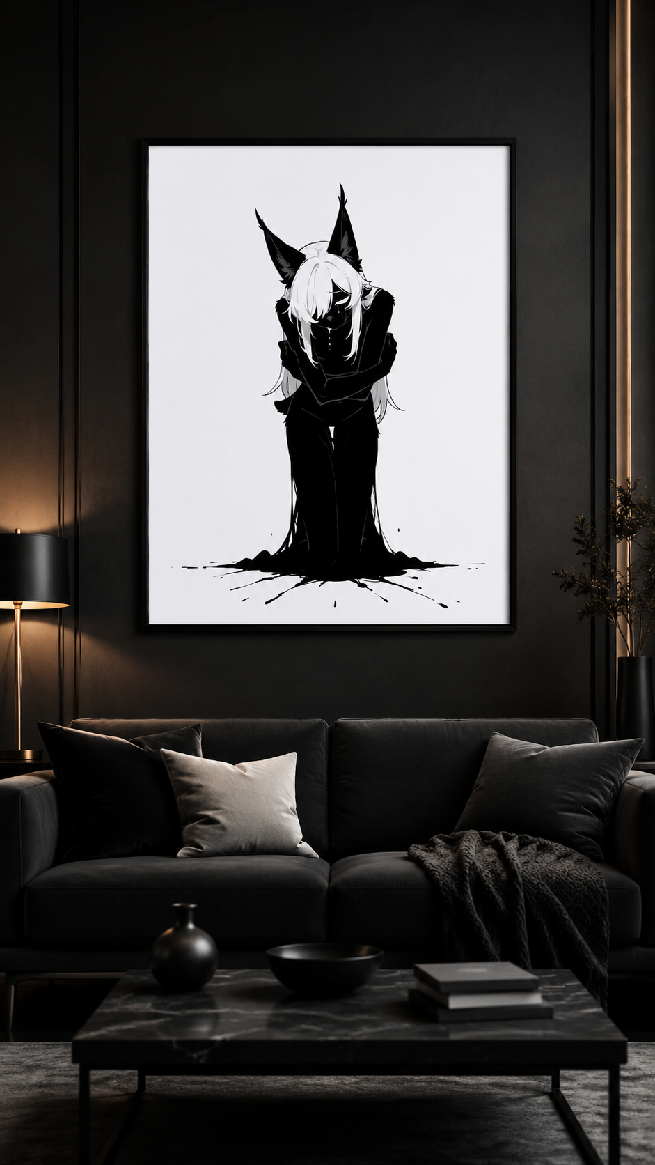 Affiche dark fantasy Lucidia, lynx anthropomorphe noir et blanc, bras croisés sur elle-même sous des oreilles dressées, collection Les silences qu'on porte