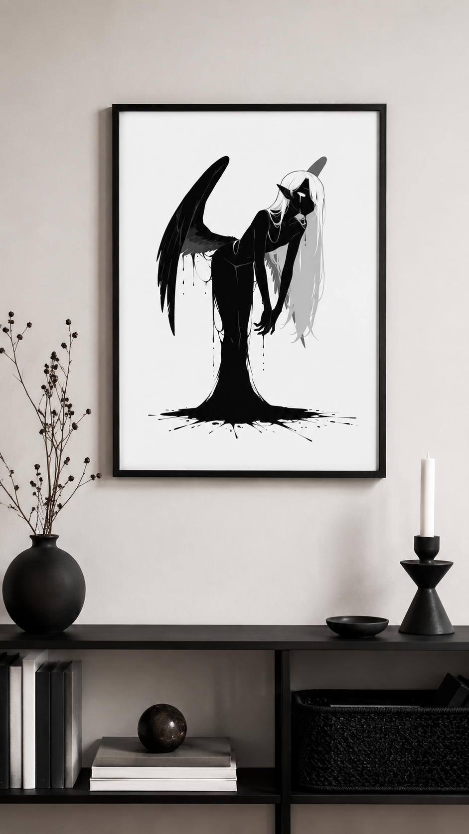 Affiche dark fantasy Adieva, cygne anthropomorphe noir et blanc, corps cambré en arrière, aile noire déployée, collection Les silences qu'on porte