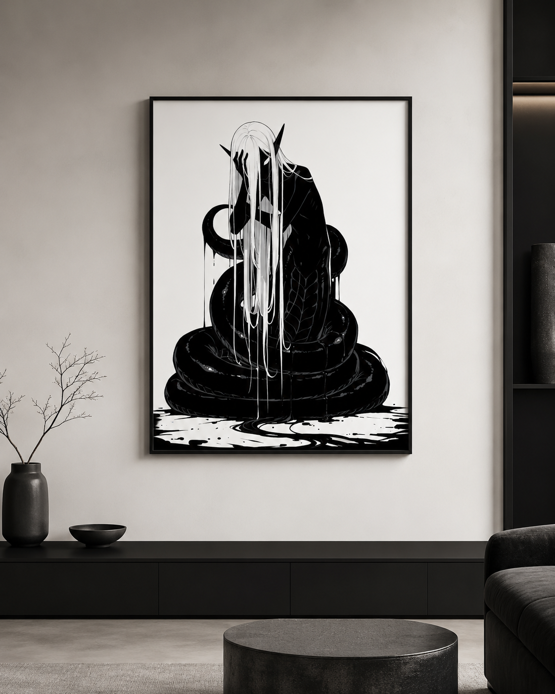 Affiche dark fantasy Muance, vipère anthropomorphe noir et blanc, visage caché, corps enroulé en spirales écailleuses, collection Les silences qu'on porte