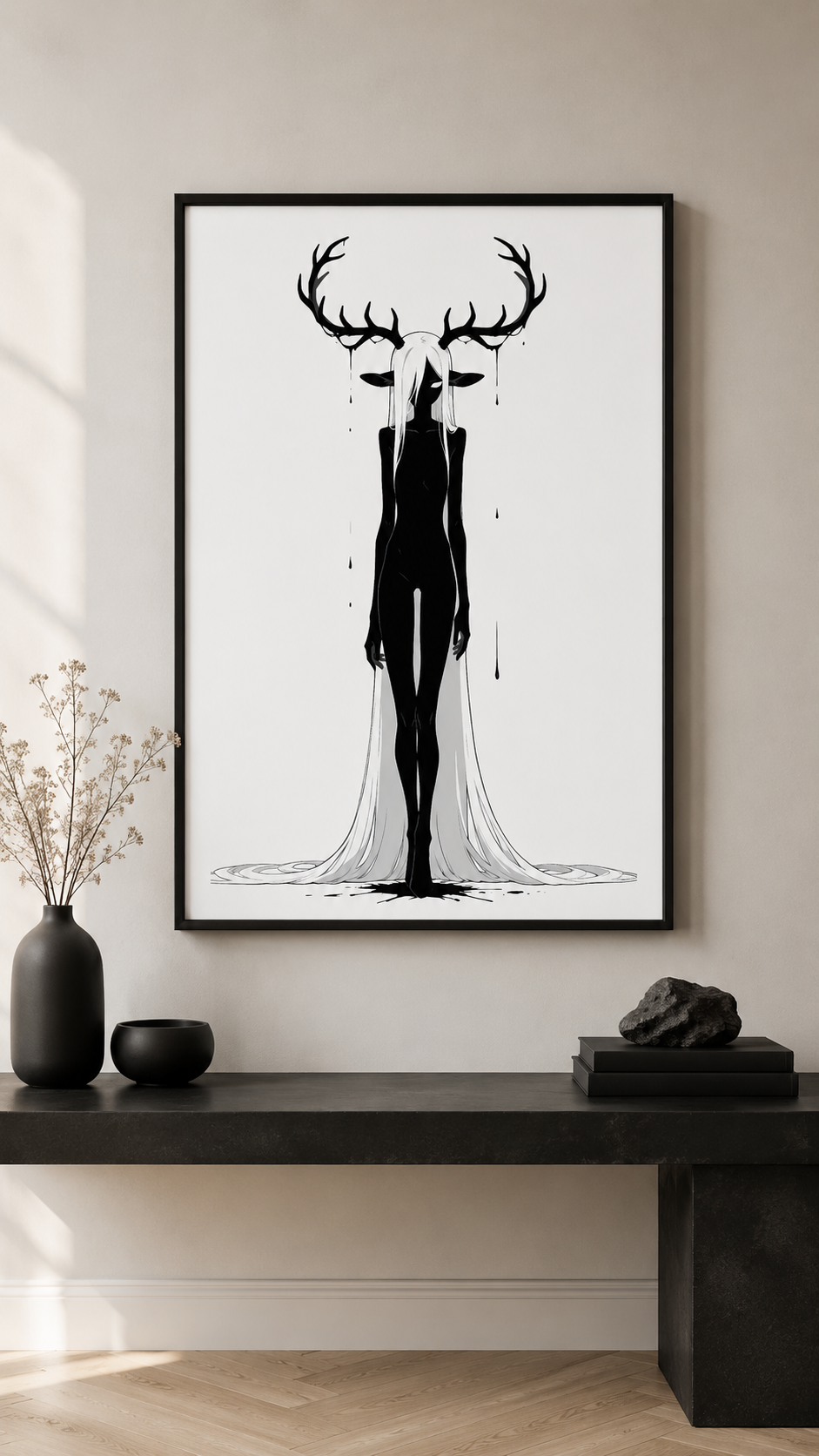 Affiche dark fantasy Doléa, biche anthropomorphe noir et blanc, grande ramure dégoulinante, pose immobile et frontale, collection Les silences qu'on porte