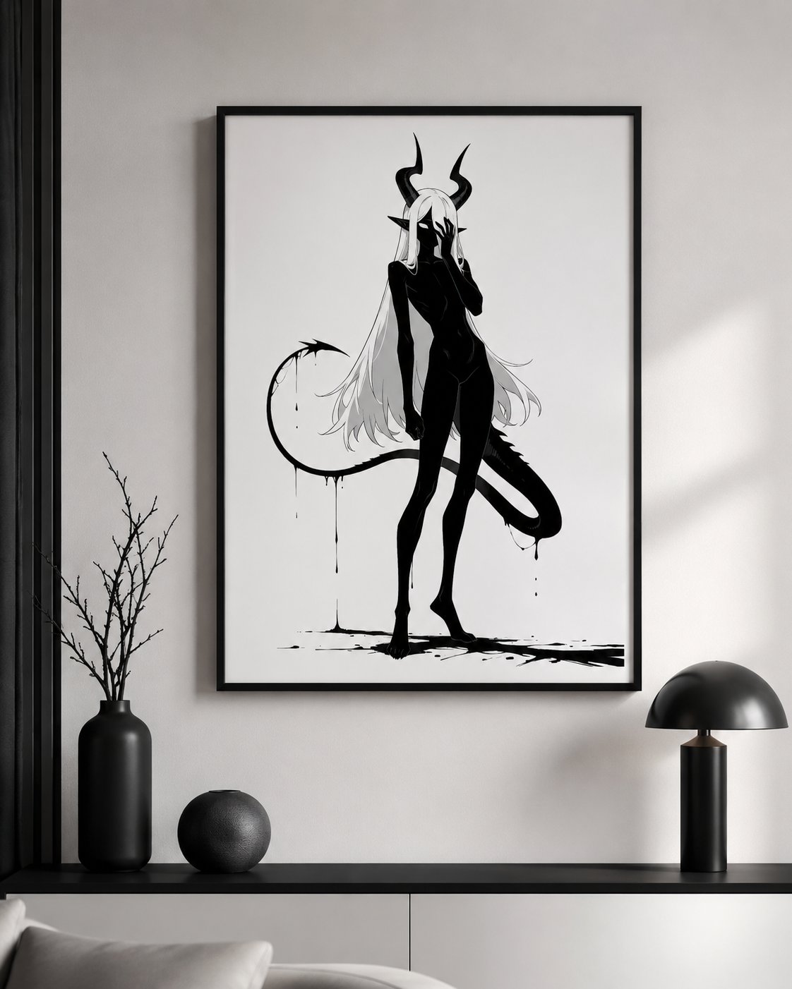Affiche dark fantasy Vestigia, dragon anthropomorphe noir et blanc, debout avec sa queue formant une boucle d'encre