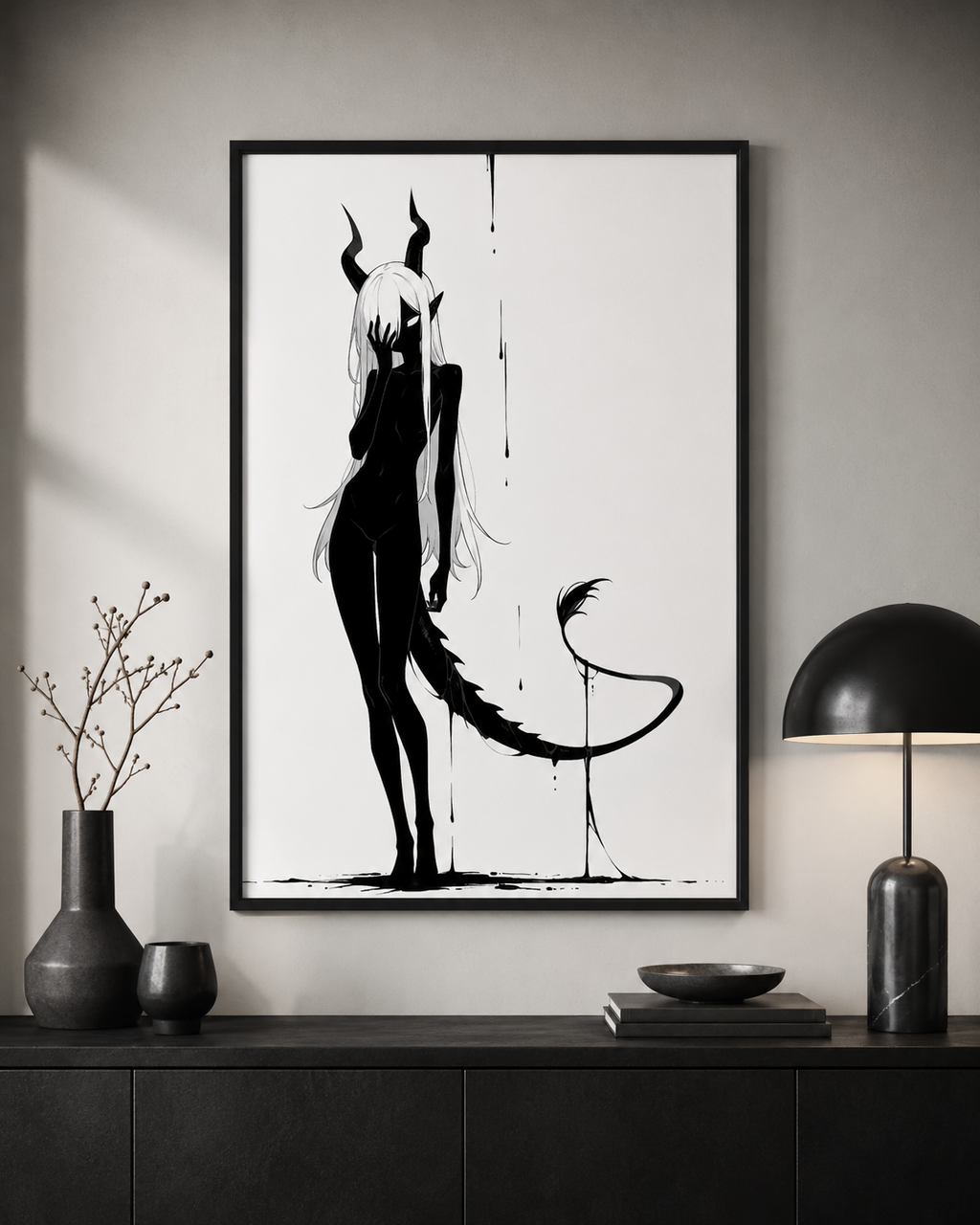 Affiche dark fantasy Vestigia, dragon anthropomorphe noir et blanc, vue de dos avec une queue courbée en pointe acérée
