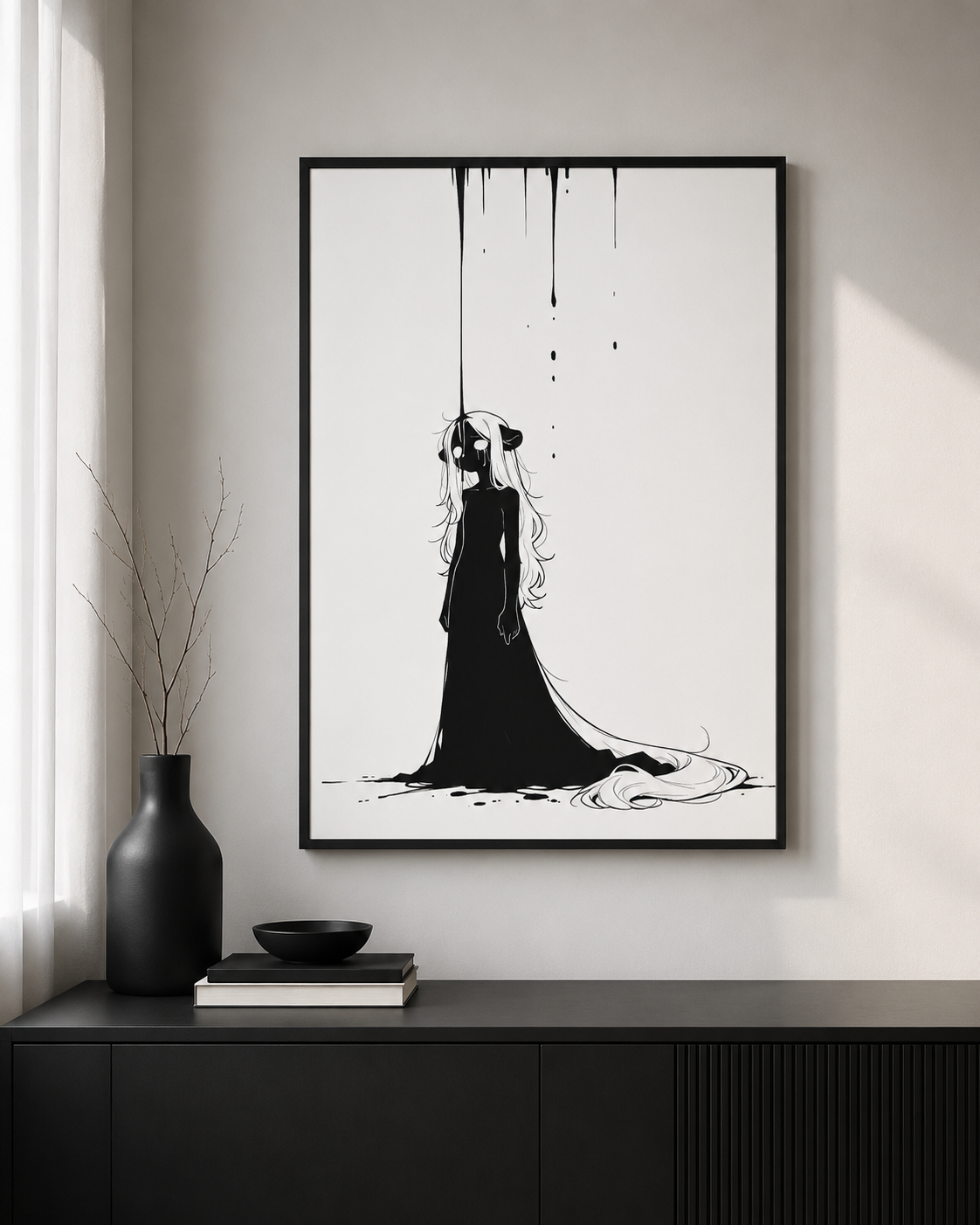Affiche dark fantasy Ternelle, lionne anthropomorphe noir et blanc debout en robe longue, larmes visibles, encre tombant sur la tête, collection Les silences qu'on porte