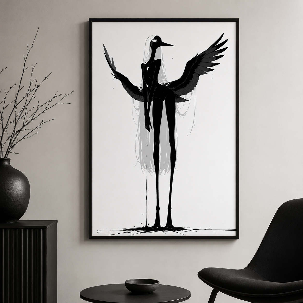 Affiche dark fantasy Attendrie, grue anthropomorphe noir et blanc debout ailes largement déployées, encre s'égouttant du bec, collection Les silences qu'on porte
