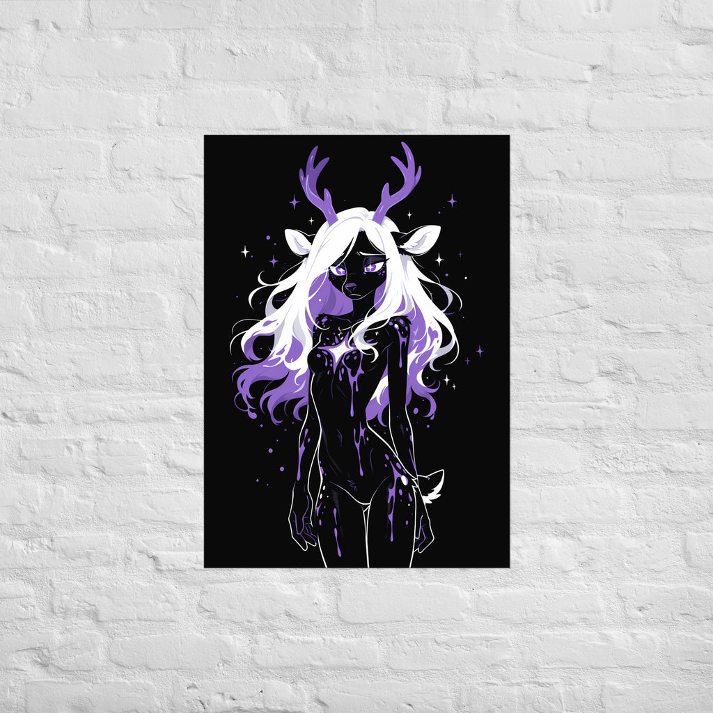 Poster dark fantasy Améthia, biche anthropomorphe noire, halo violet dense derrière la crinière, mains jointes – affiche encadrée au format A1