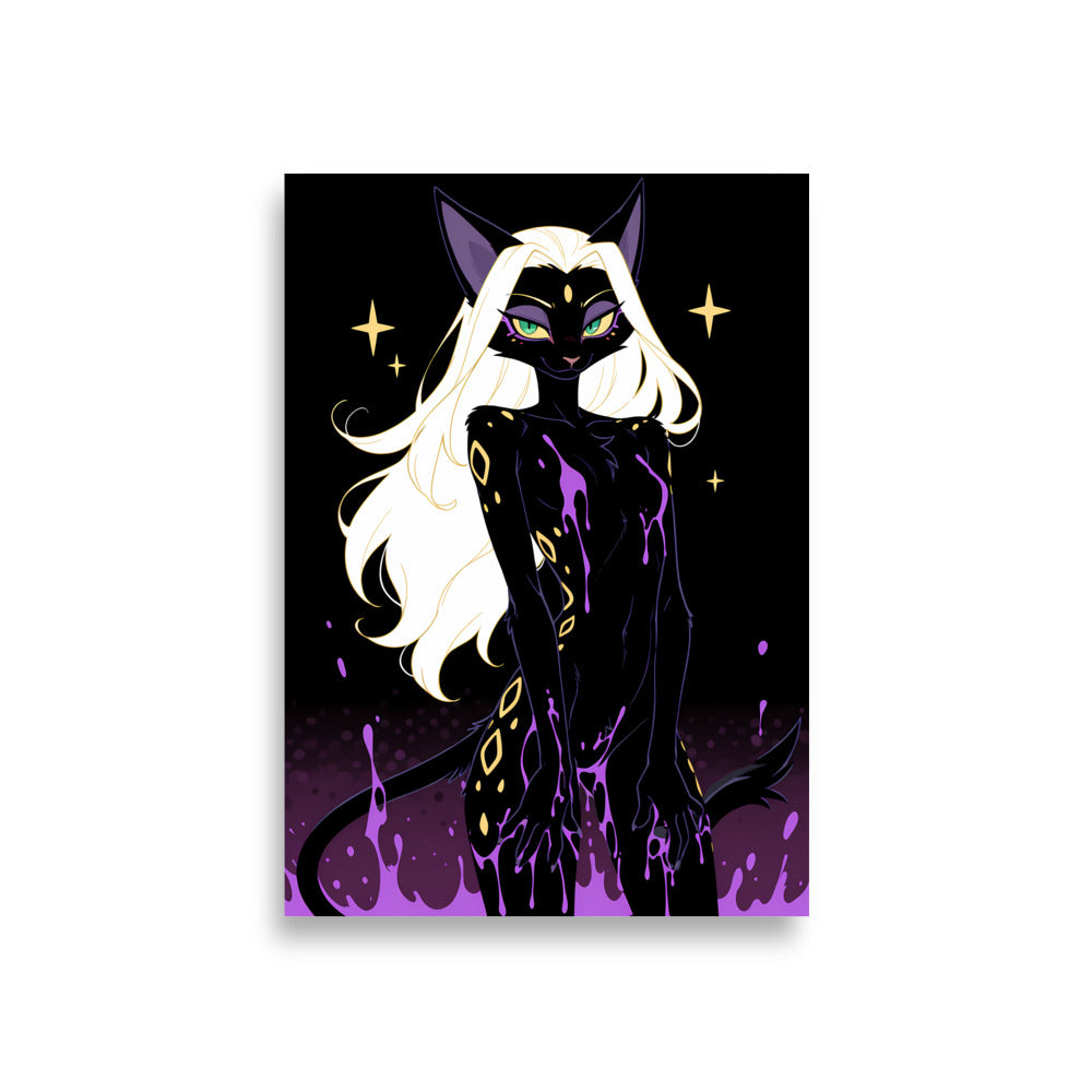 Poster dark fantasy Astréa, panthère anthropomorphe noire aux yeux verts et marques dorées en amande – affiche encadrée au format A1