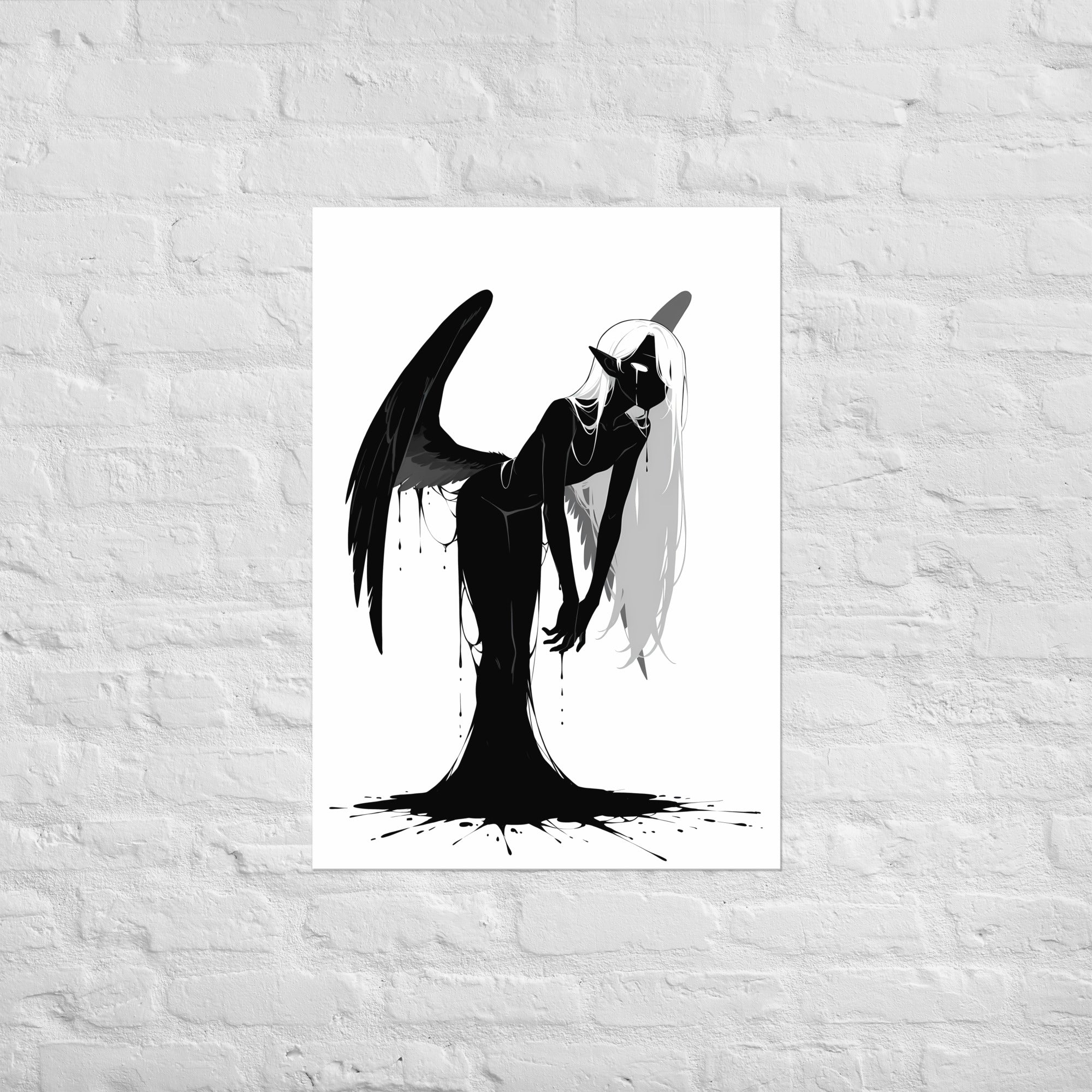 Affiche dark fantasy Adieva, cygne anthropomorphe noir et blanc, corps cambré en arrière, aile noire déployée, collection Les silences qu'on porte – format A1