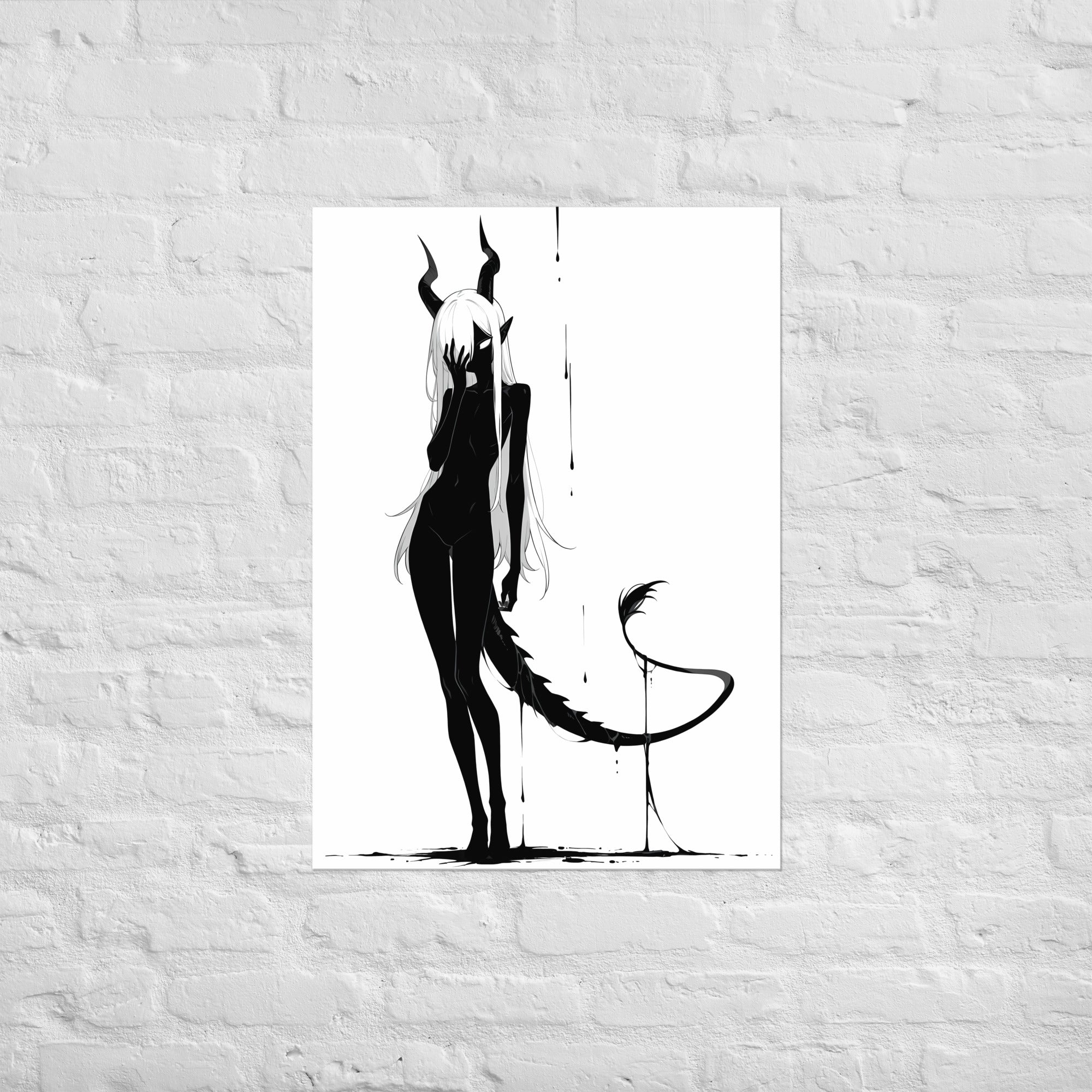 Affiche dark fantasy Vestigia, dragon anthropomorphe noir et blanc, vue de dos avec une queue courbée en pointe acérée – format A1