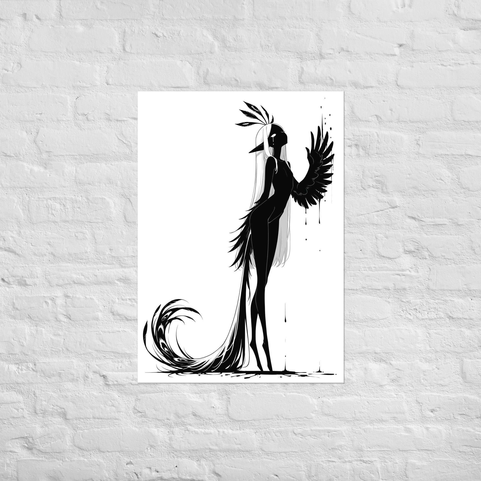 Affiche dark fantasy Pâlore, paon anthropomorphe noir et blanc debout aile sombre levée à hauteur d'épaule, éventail de plumes sur la tête, collection Les silences qu'on porte – format A1