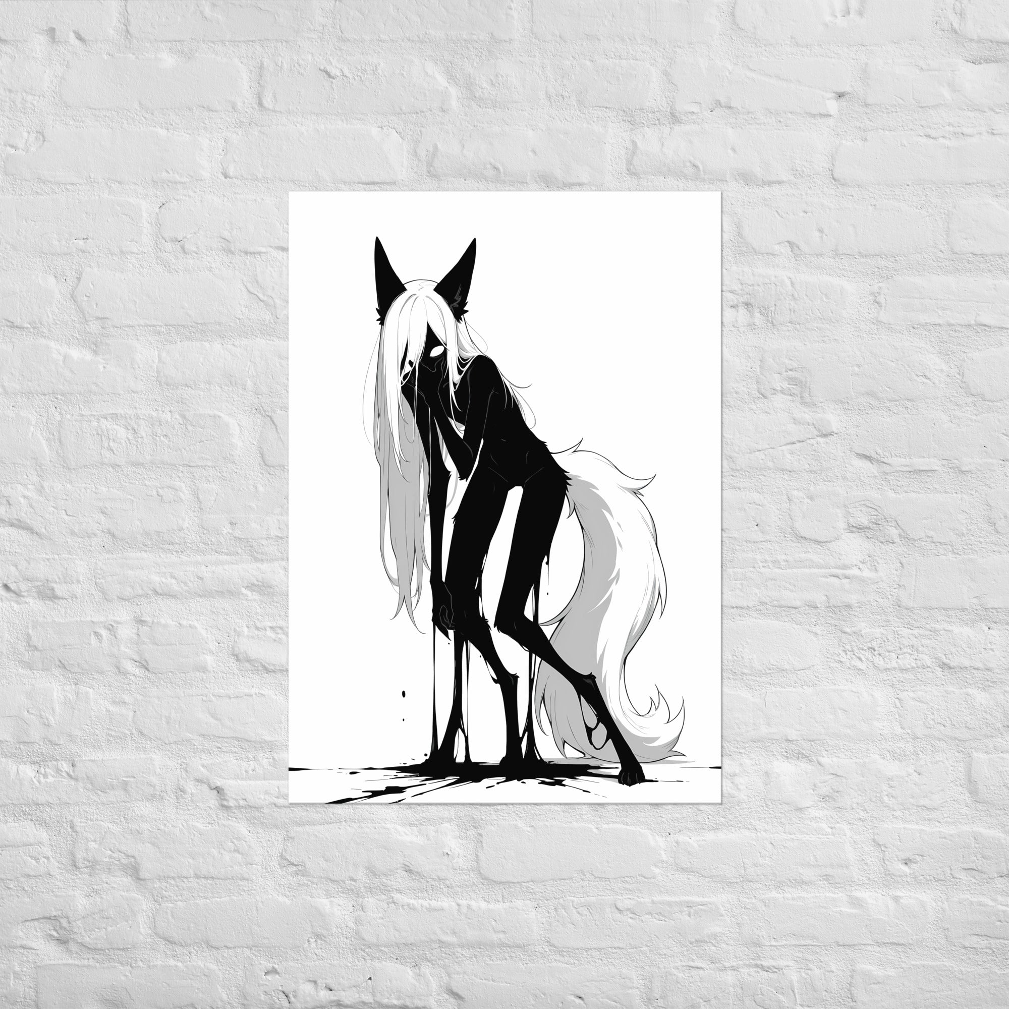 Affiche dark fantasy Écholane, louve anthropomorphe noir et blanc à quatre pattes mains jointes devant le museau, queue touffue en cercle, collection Les silences qu'on porte – format A2