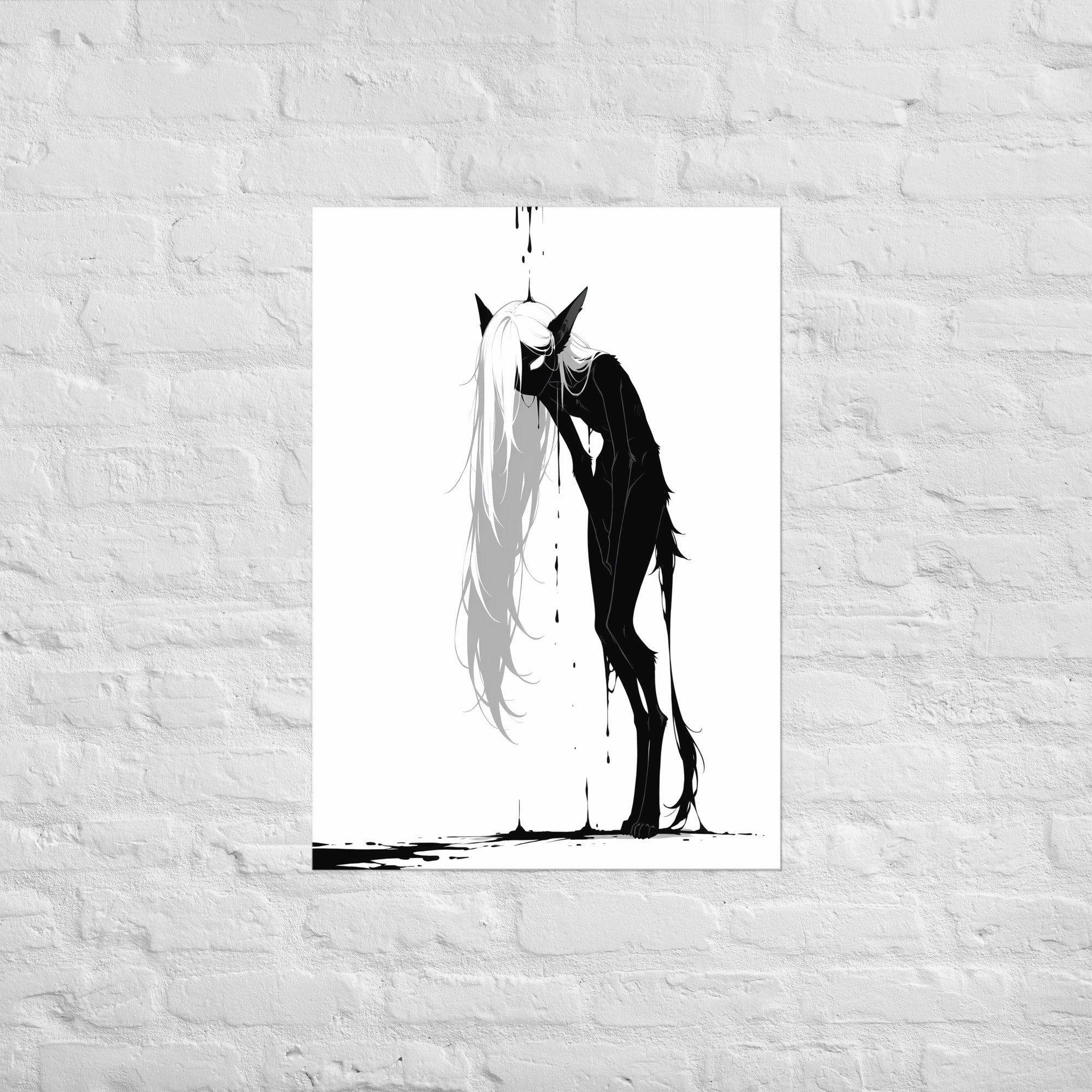 Affiche dark fantasy Écholane, louve anthropomorphe noir et blanc corps plié en angle droit, tête basse recevant l'encre, collection Les silences qu'on porte – format A2