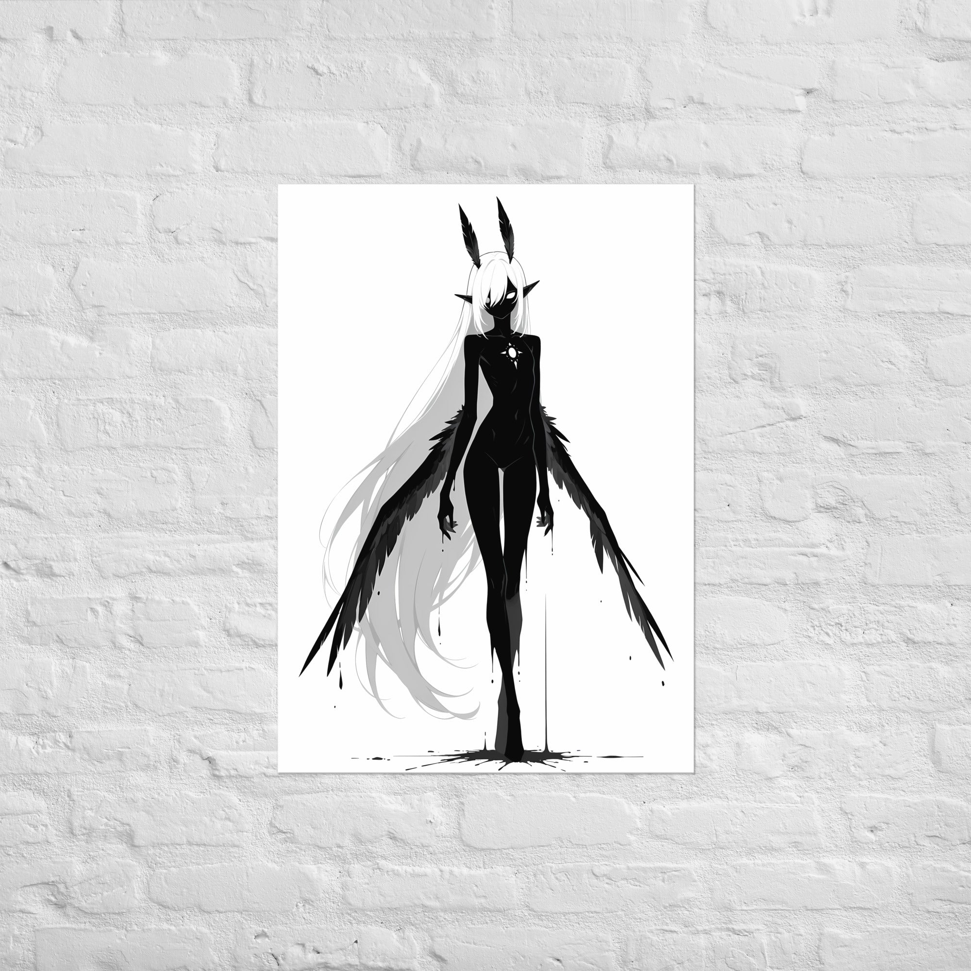 Affiche dark fantasy Tairie, corbeau anthropomorphe noir et blanc en plein pas ailes déployées à l'horizontale, étoile sur la poitrine, collection Les silences qu'on porte – format A2