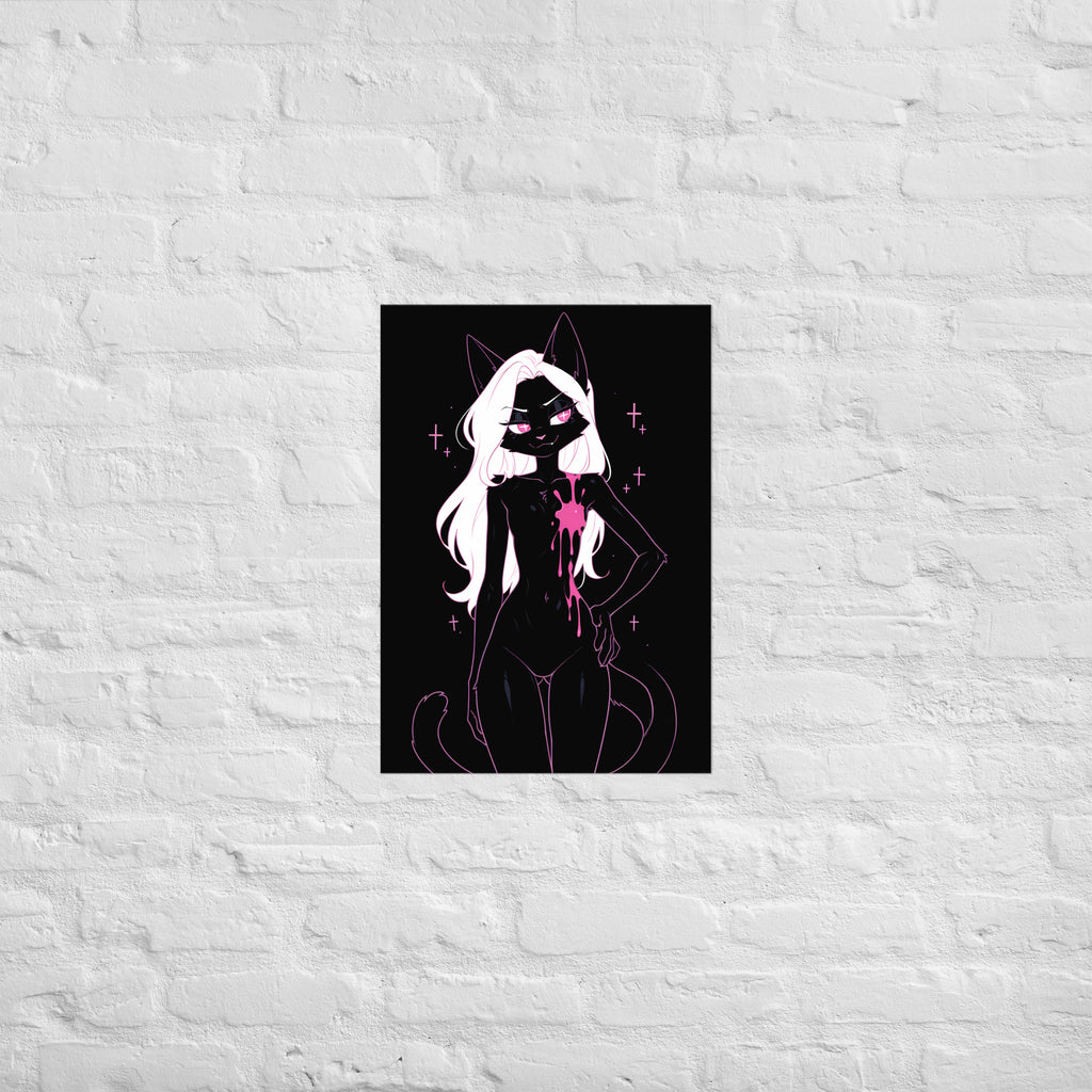 Poster dark fantasy Belladone, chatte anthropomorphe noire, pupilles en forme de croix rose, sourire en coin – affiche encadrée au format A2