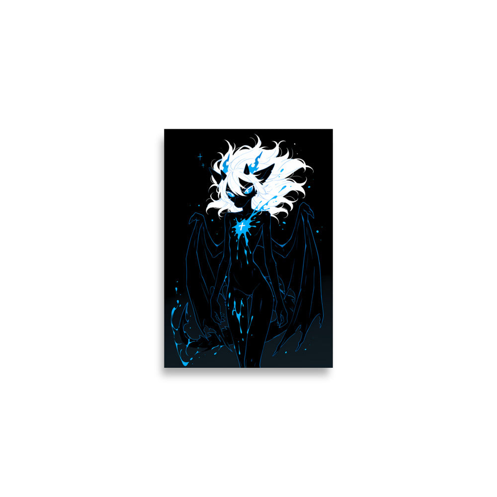 Poster dark fantasy Azuréa, dragonne anthropomorphe noire, ailes membraneuses largement déployées, croix blanche sur le torse – affiche encadrée au format A2