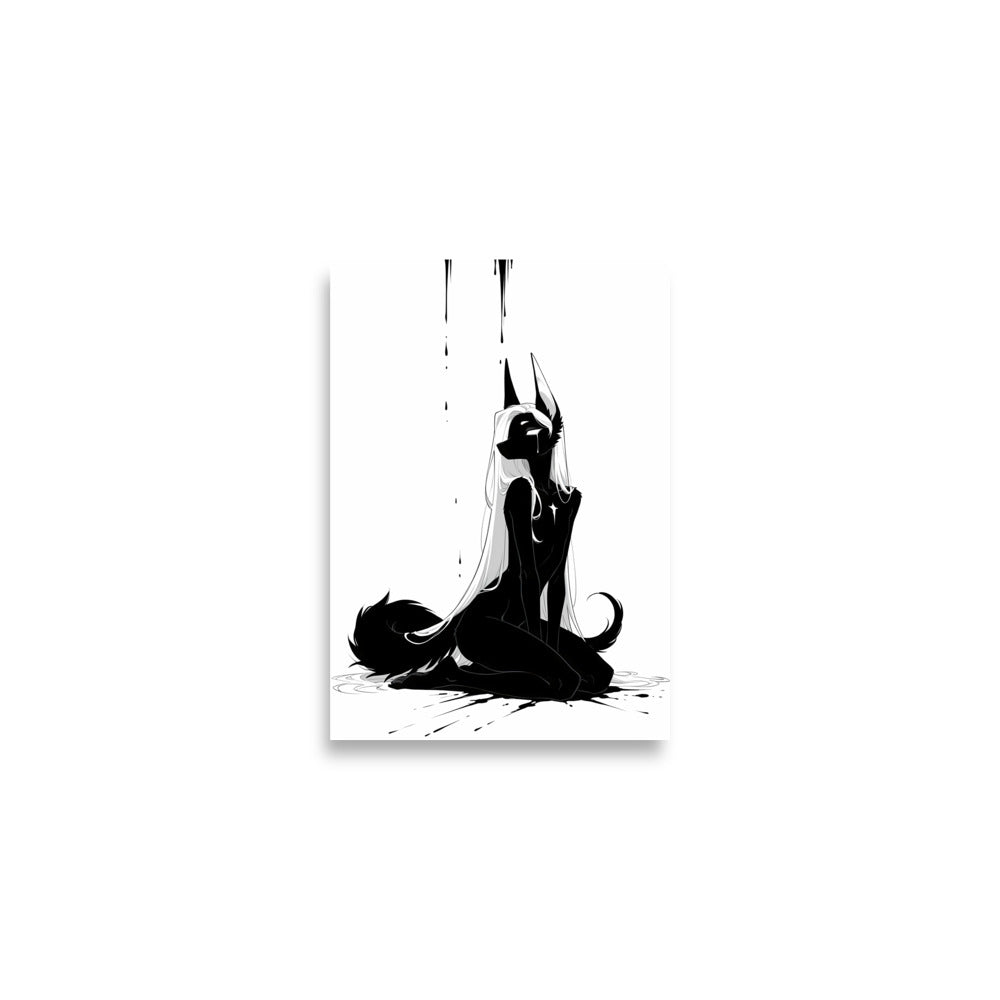 Affiche dark fantasy Limène, chacal anthropomorphe noir et blanc agenouillé les yeux clos, une larme sur le masque noir, collection Les silences qu'on porte – format A2