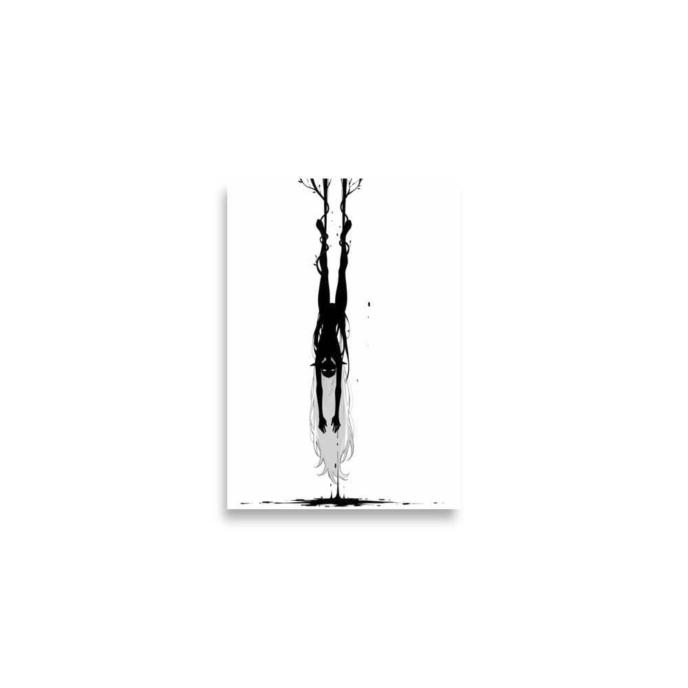 Affiche dark fantasy Abyssia, pieuvre anthropomorphe noir et blanc suspendue tête en bas, chevilles prises dans des lianes, collection Les silences qu'on porte – format A2
