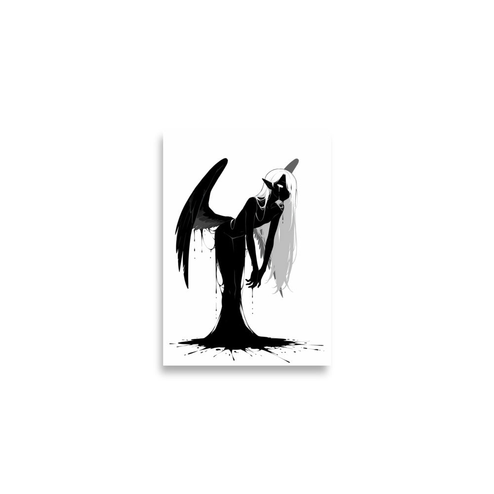 Affiche dark fantasy Adieva, cygne anthropomorphe noir et blanc, corps cambré en arrière, aile noire déployée, collection Les silences qu'on porte – format A2