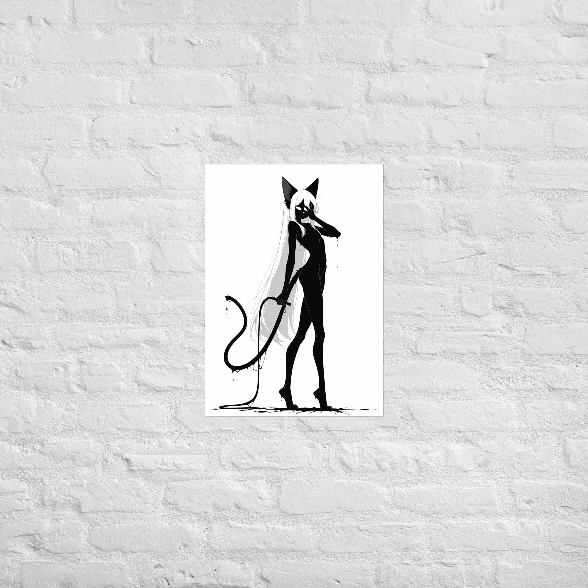 Affiche dark fantasy Closane, chatte anthropomorphe noir et blanc, main devant les yeux, lame tenue le long de la jambe, collection Les silences qu'on porte – format A2