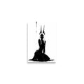 Affiche dark fantasy Limène, chacal anthropomorphe noir et blanc, assise, oreilles dressées, larme sur le masque, collection Les silences qu'on porte – format A2