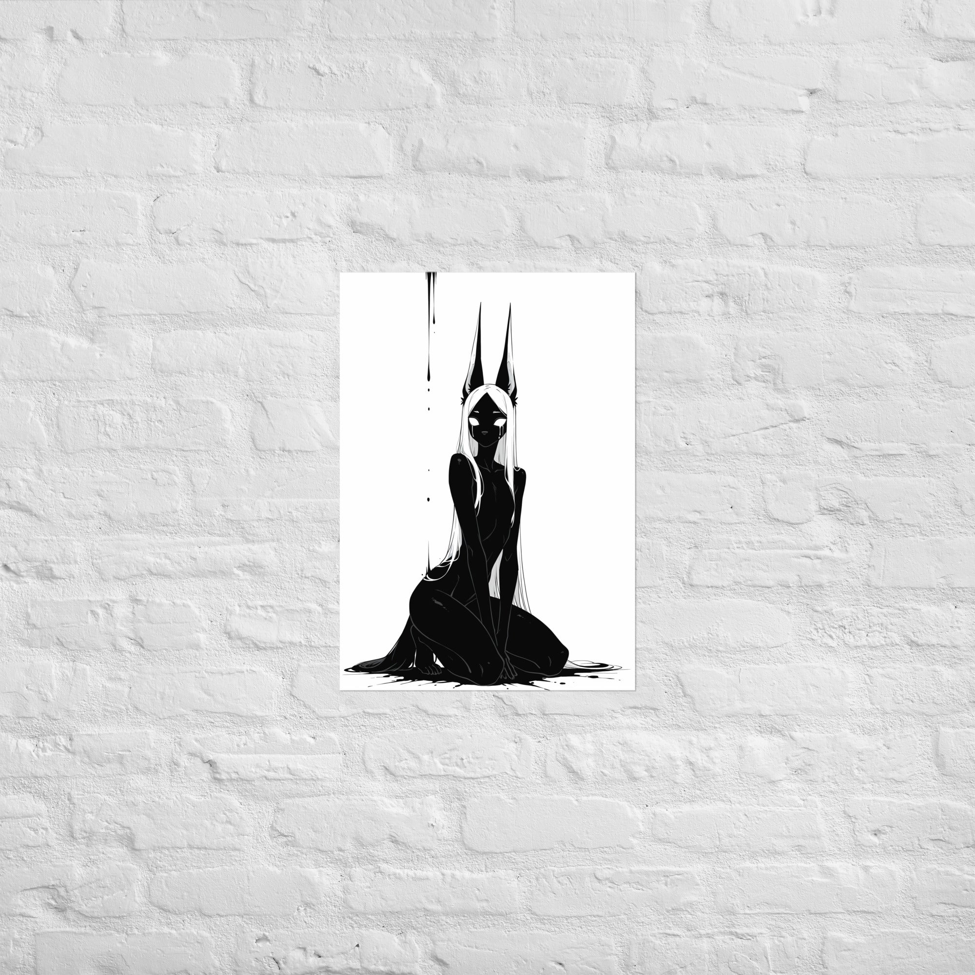 Affiche dark fantasy Limène, chacal anthropomorphe noir et blanc, assise, oreilles dressées, larme sur le masque, collection Les silences qu'on porte – format A2
