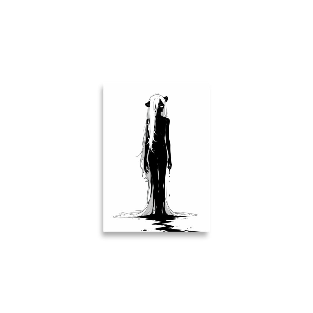 Affiche dark fantasy Ternelle, lionne anthropomorphe noir et blanc, debout, chevelure en traîne, sillage d'encre au sol, collection Les silences qu'on porte – format A2