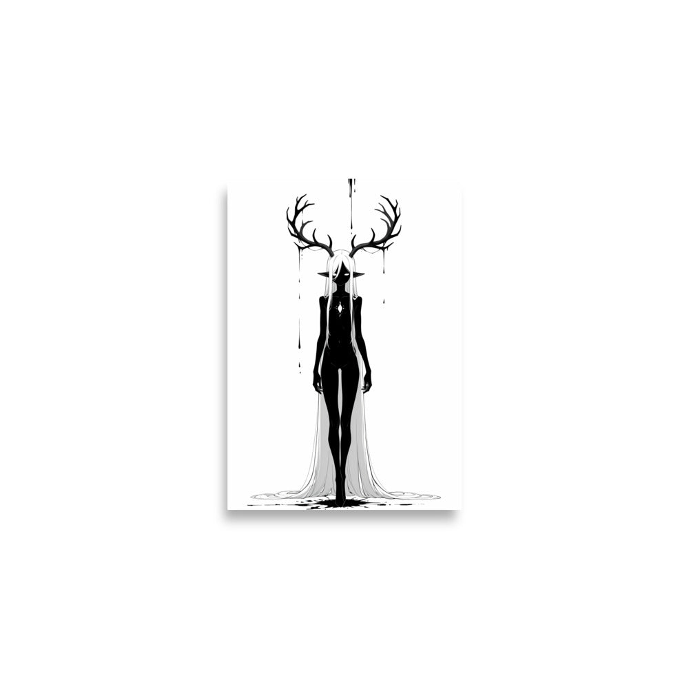 Affiche dark fantasy Doléa, biche anthropomorphe noir et blanc, bois ruisselants d'encre, étoile pâle sur la poitrine, collection Les silences qu'on porte – format A2