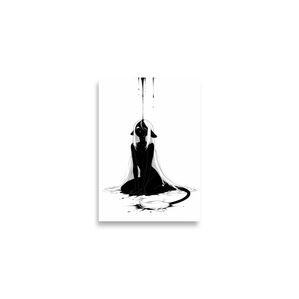 Affiche dark fantasy Ternelle, lionne anthropomorphe noir et blanc recroquevillée au sol recevant une pluie d'encre, tête levée, collection Les silences qu'on porte