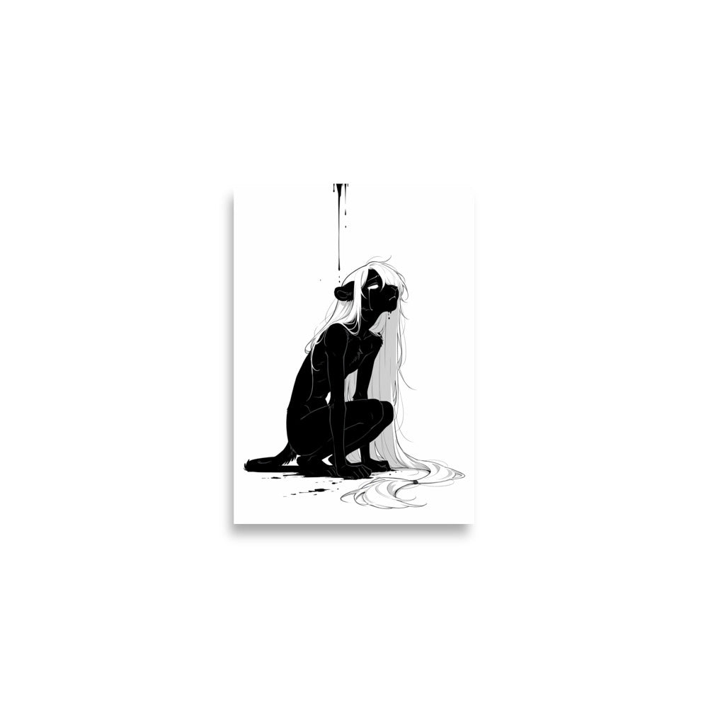 Affiche dark fantasy Ternelle, lionne anthropomorphe noir et blanc de profil accroupie, larme au menton, queue nouée d'un lien, collection Les silences qu'on porte