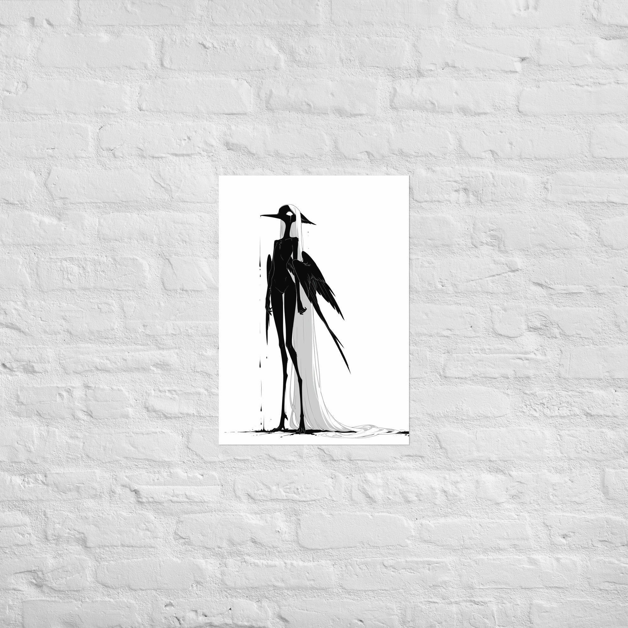Affiche dark fantasy Attendrie, grue anthropomorphe noir et blanc debout de profil aile tombée le long du corps, larme sous l'œil, pluie d'encre, collection Les silences qu'on porte – format A2