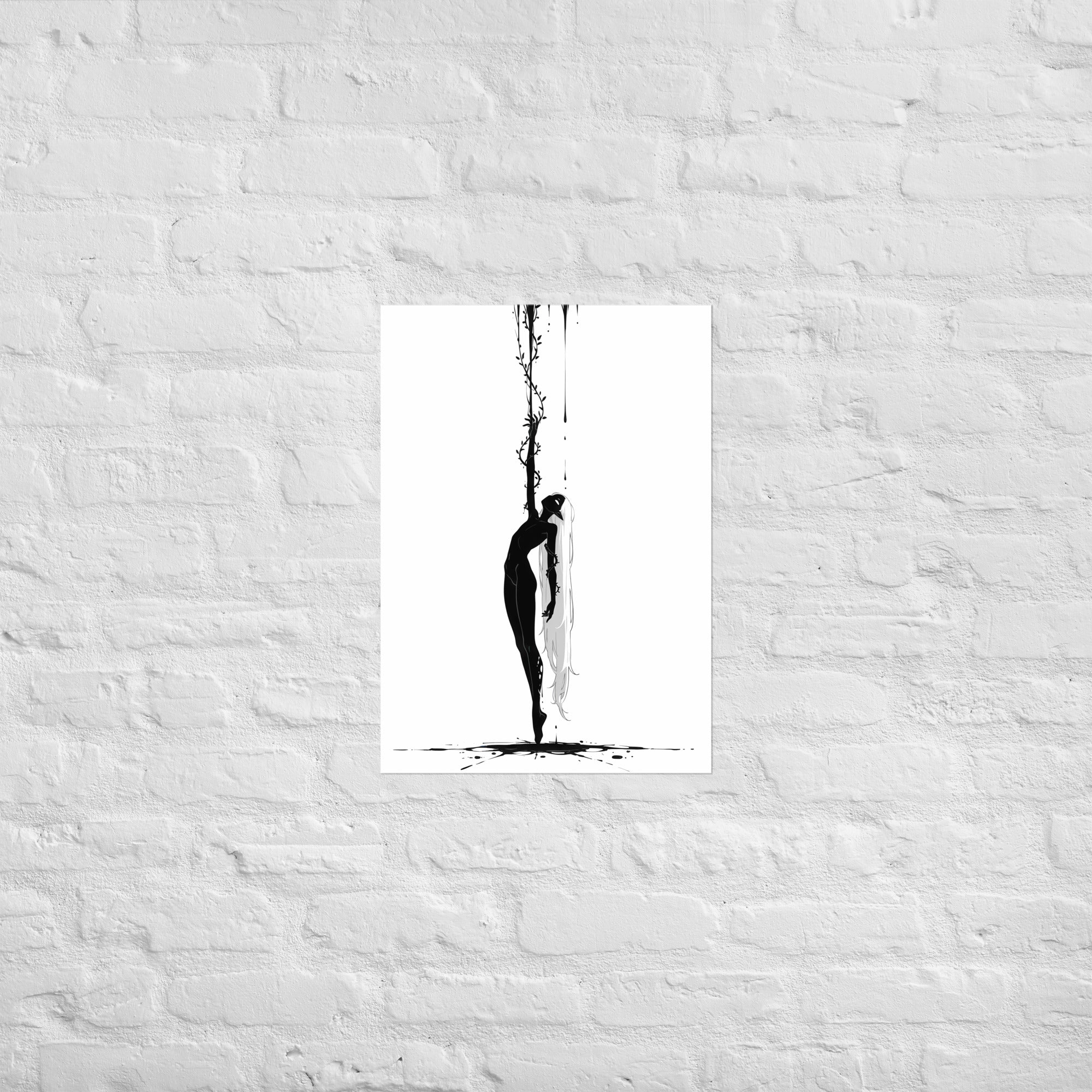 Affiche dark fantasy Abyssia, pieuvre anthropomorphe noir et blanc adossée à une liane épineuse, ronce enroulée autour de l'avant-bras, collection Les silences qu'on porte – format A2