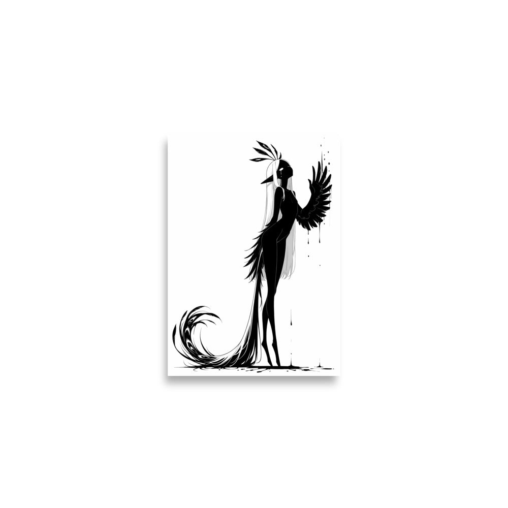 Affiche dark fantasy Pâlore, paon anthropomorphe noir et blanc debout aile sombre levée à hauteur d'épaule, éventail de plumes sur la tête, collection Les silences qu'on porte