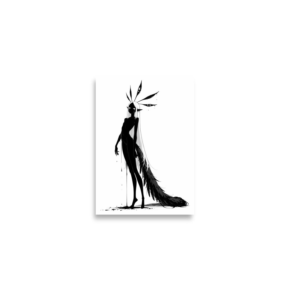 Affiche dark fantasy Pâlore, paon anthropomorphe noir et blanc de profil, œil détaché flottant près de sa tête, longue traîne de plumes noires, collection Les silences qu'on porte