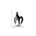 Affiche dark fantasy Adieva, cygne anthropomorphe noir et blanc en plein pas jambe croisée, ailes noires retombant largement, encre au bout de la main, collection Les silences qu'on porte