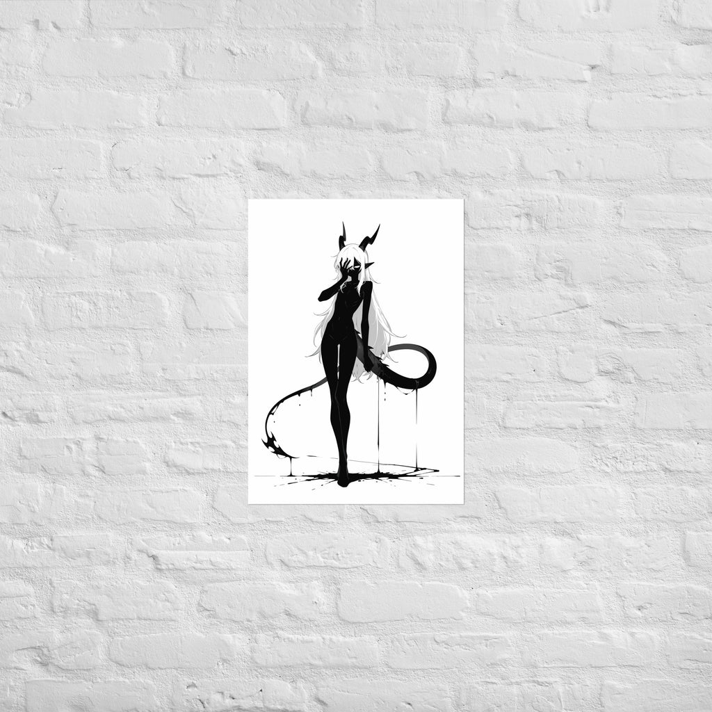Affiche dark fantasy Vestigia, dragon anthropomorphe noir et blanc visage caché derrière la main, cornes recourbées, queue épineuse en large boucle, collection Les silences qu'on porte – format A2