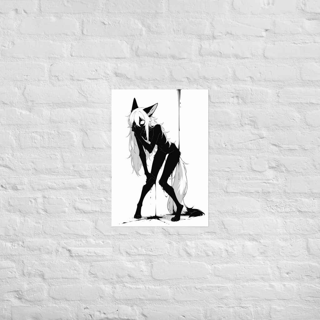 Affiche dark fantasy Écholane, louve anthropomorphe noir et blanc bras resserrés autour d'elle-même, jambes croisées, queue dégoulinante d'encre, collection Les silences qu'on porte – format A1