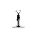 Affiche dark fantasy Doléa, biche anthropomorphe noir et blanc debout, encre formée en fissures rayonnantes sous ses pieds, collection Les silences qu'on porte