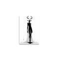 Affiche dark fantasy Doléa, biche anthropomorphe noir et blanc jambes étroitement croisées, bois presque taris, pluie d'encre lointaine, collection Les silences qu'on porte